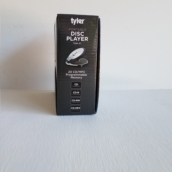 Tyler TDM-01 Portable Compact Disc and MP3 Player ⭐⭐ - Picture 9 of 11